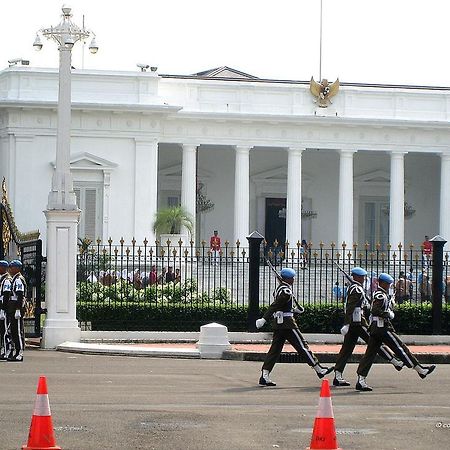 Zen Rooms Cideng Barat Yakarta Exterior foto