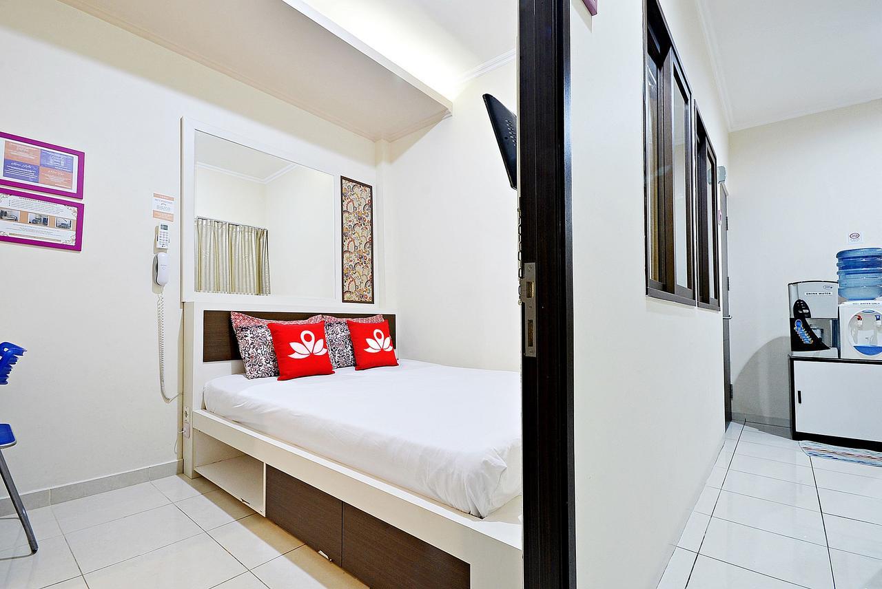 Zen Rooms Cideng Barat Yakarta Exterior foto